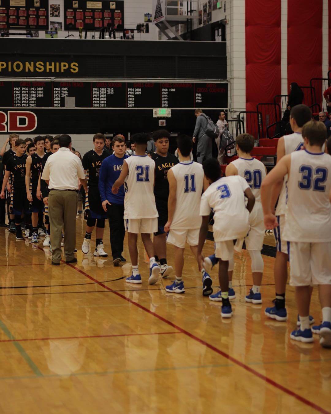 South Medford defeats Roseburg 52-46 in the…