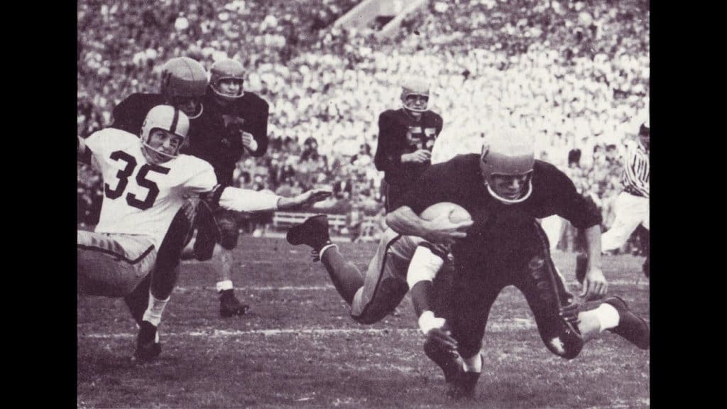 FEATURED-STORY-1957-OREGON-STATE-BEAVER-ROSE-BOWL-TEAM-CELEBRATION